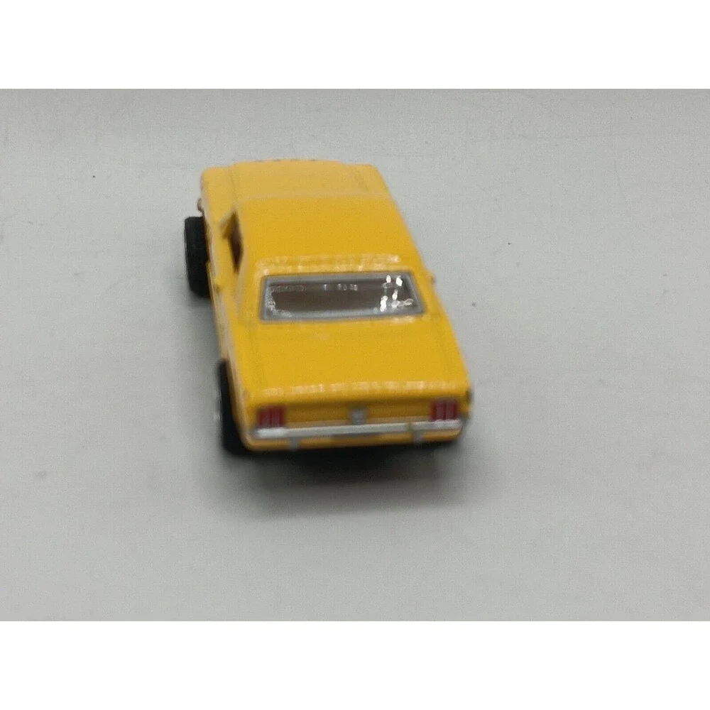 1964 1/2 Yellow Ford Mustang Kinsmart 1:72 Pullback Toy Car